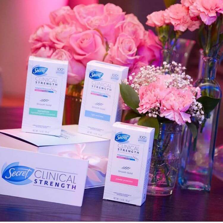 مام رول Secret Clinical Strength Invisible Solid